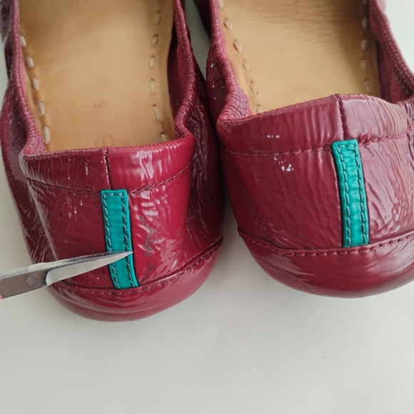 Tieks by Gavrieli Women's Size 8 Ruby Red patent Foldable Ballet Flats - Picture 7 of 15